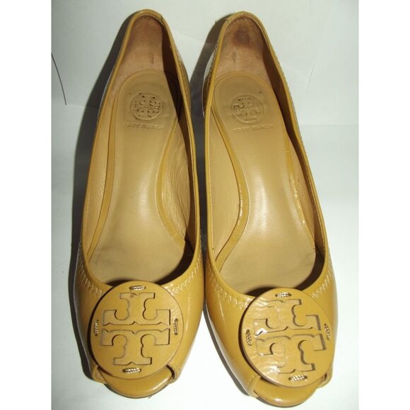 Tory Burch Sally Wedge Pumps Womens 8M Patent Leather Peeptoe Shoes Yellow Logo - Picture 3 of 16